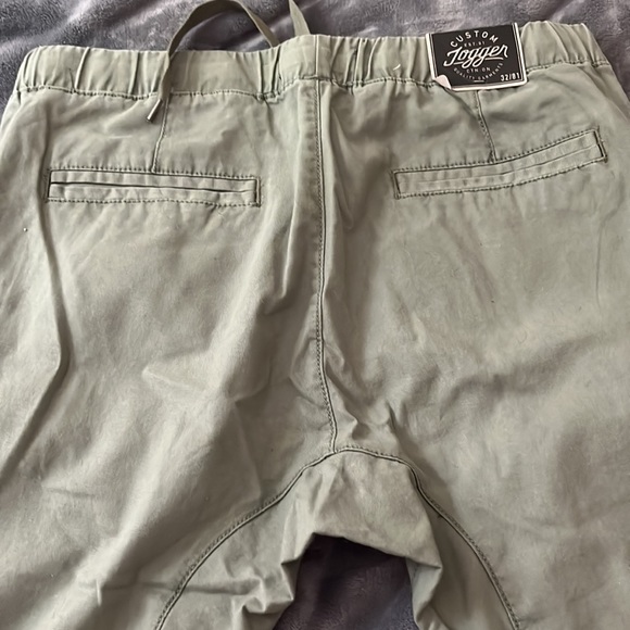 Pants - Picture 4 of 5